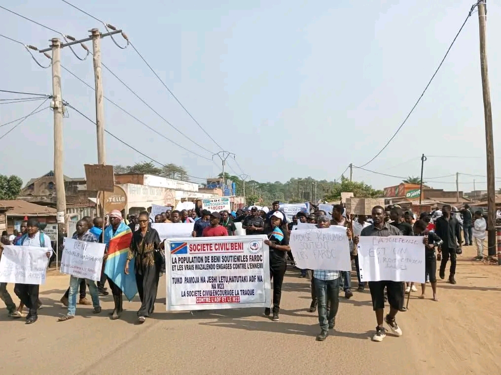 Dénoncer l’agression du M23 soutenu par le Rwanda et pleurer avec les habitants de Goma tel est l’objectif de  la marche pacifique organisée par la société civile de Beni