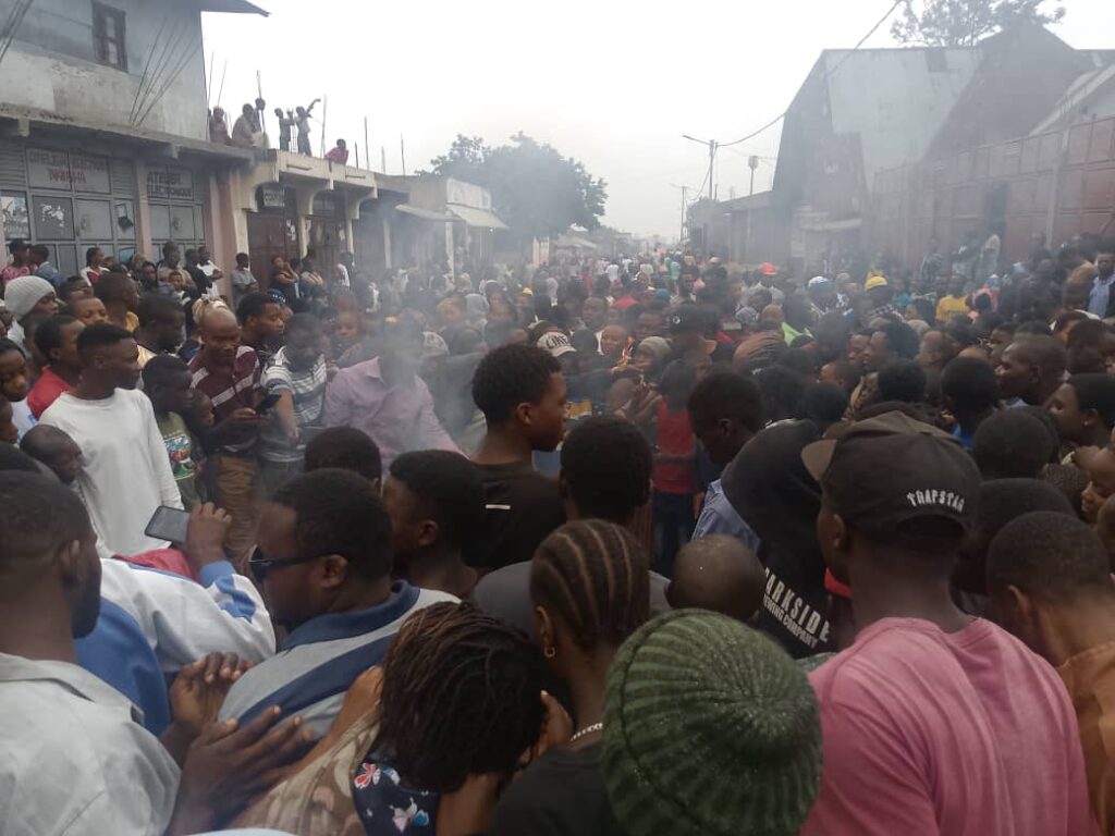 4 présumés  voleurs sont brûlés vifs  dans le village de Ngangi3 dans le  territoire  de Nyiragongo, après être dénoncés par l’un de leur.