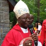 Uvira : Mgr Muyengo évêque  de la ville d’Uvira et   les membres de son équipe  échappent à une tentative d’assassinat