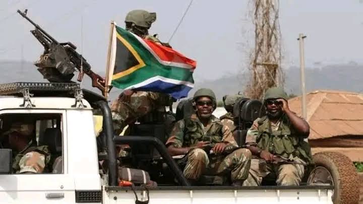 700 à 800 soldats  sud-africains et du matériel militaire supplémentaire  sont déployés en RDC