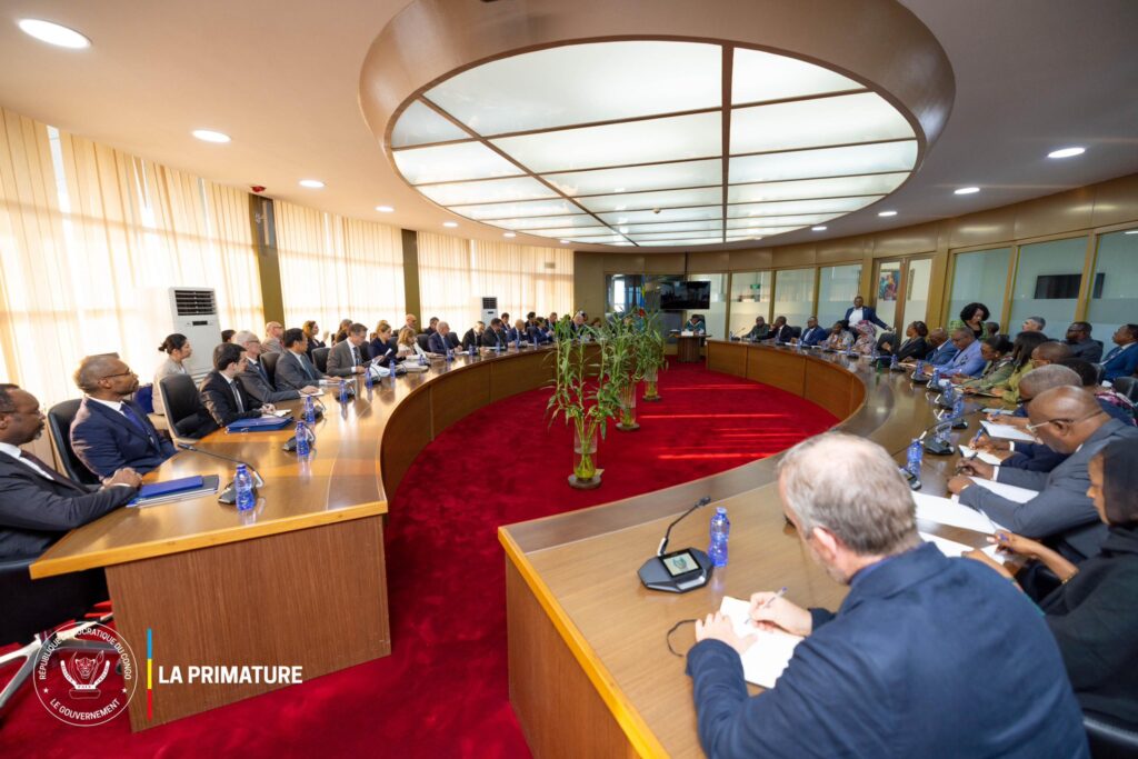 La rencontre de la première ministre Judith Suminwa Tuluka et  les partenaires techniques et financiers, dont la Banque mondiale, le FMI et la BAD pour   coordonner l’aide humanitaire dans l’Est de la RDC