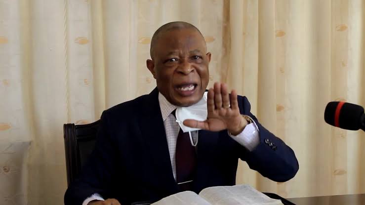 BUKAVU Devant Bertrand Bisimwa, le  Pasteur Eugène BUJIRI de l’église 5CELAPA. Philadelphie a dénoncé le chaos, les enlèvements des M23 dans la ville de Bukavu