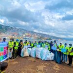 Bukavu : Une initiative des plusieurs structures environnementales, Congolese Discovery prend place au ramassage et nettoyage du litoral du Lac-Kivu