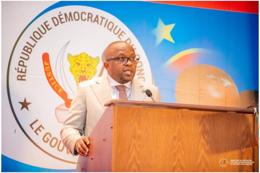 Jacquemain Shabani le Vice-Premier ministre reçoit de la part Le Mécanisme National de Suivi de l’Accord-Cadre d’Addis-Abeba (MNS) un rapport clé sur les crimes commis à l’Est du pays