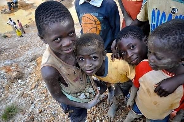 Journée mondiale contre le travail des enfants célébrée chaque 12 Juin :  la Ligue de Protection des Droits de l’Enfant (LPDE Asbl), organise une conférence portant sur sensibilisation des droits  des enfants au  CERDAF-Bukavu
