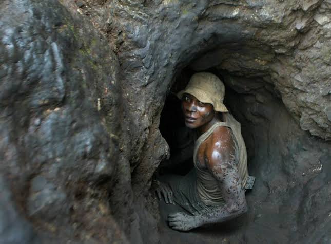 RDC : Suspension prolongée des exportations de cobalt entre enjeux géopolitiques, régulation stratégique et guerre à l’Est