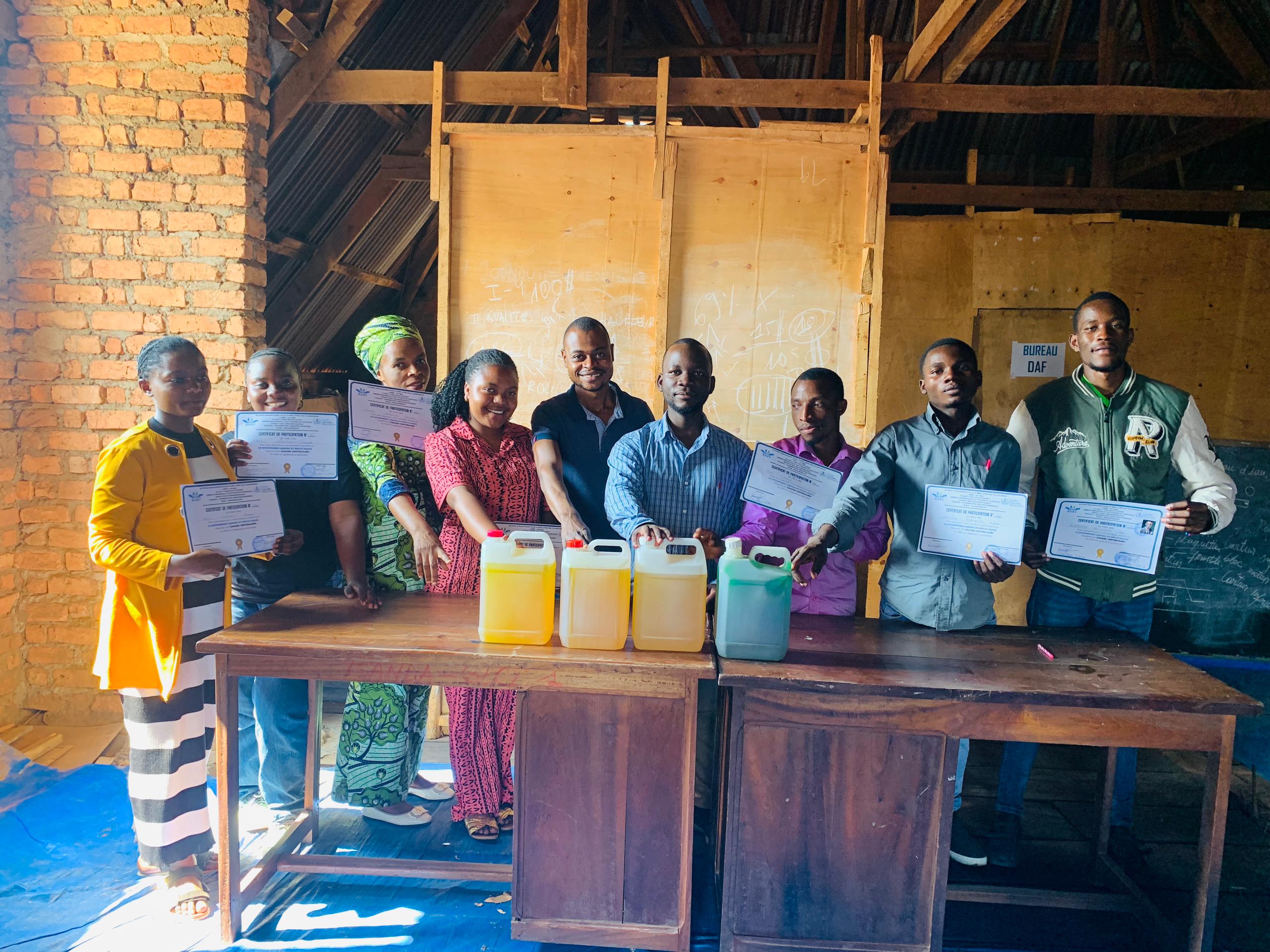 BUKAVU : des jeunes de la commune  d’Ibanda formés à la savonnerie artisanale pour promouvoir leur autorisation financière